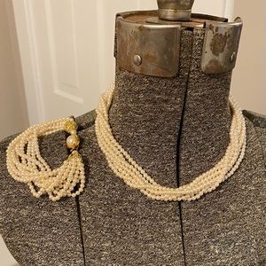 Pearl necklace and bracelet